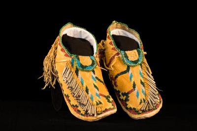 Mans moccasins, Mescalero Apache