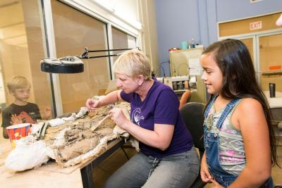 30 NMMNHS 2017 Fossilworks Deb Novak & 2 children