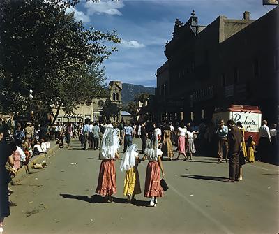 19-NMHM-2019 Fiesta Crowd, San Francisco Street Santa Fe, NM ca. 1945
