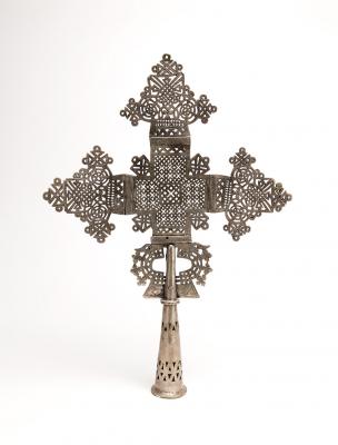 2-MOIFA_Espinar_12:  Coptic cross (Ethiopia), 19th century, metal. Photo: Addison Doty