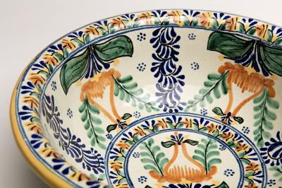 2-MOIFA_Espinar_16:  Detail of bowl, Jorge Guevara, Talavera la Trinidad (Mexico), late 1990s, ceramic. Photo: Addison Doty