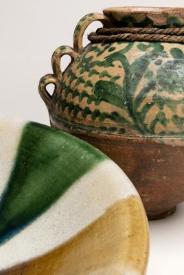 2-MOIFA_Espinar_20:  Details of bowl (Japan), late 1980s, and jar (Ecuador), early 20th century, ceramic. Photo: Addison Doty