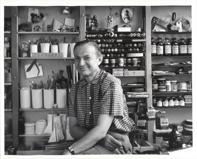 2-MOIFA-Alexander Girard in his studio early 1950s
