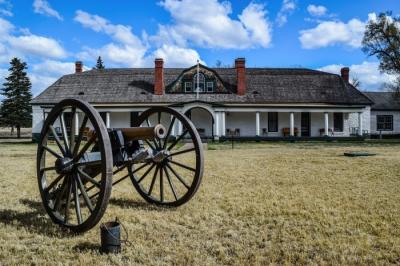 25-Fort Stanton Cannon and building